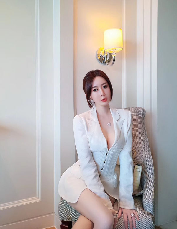 迪拜美女伴游